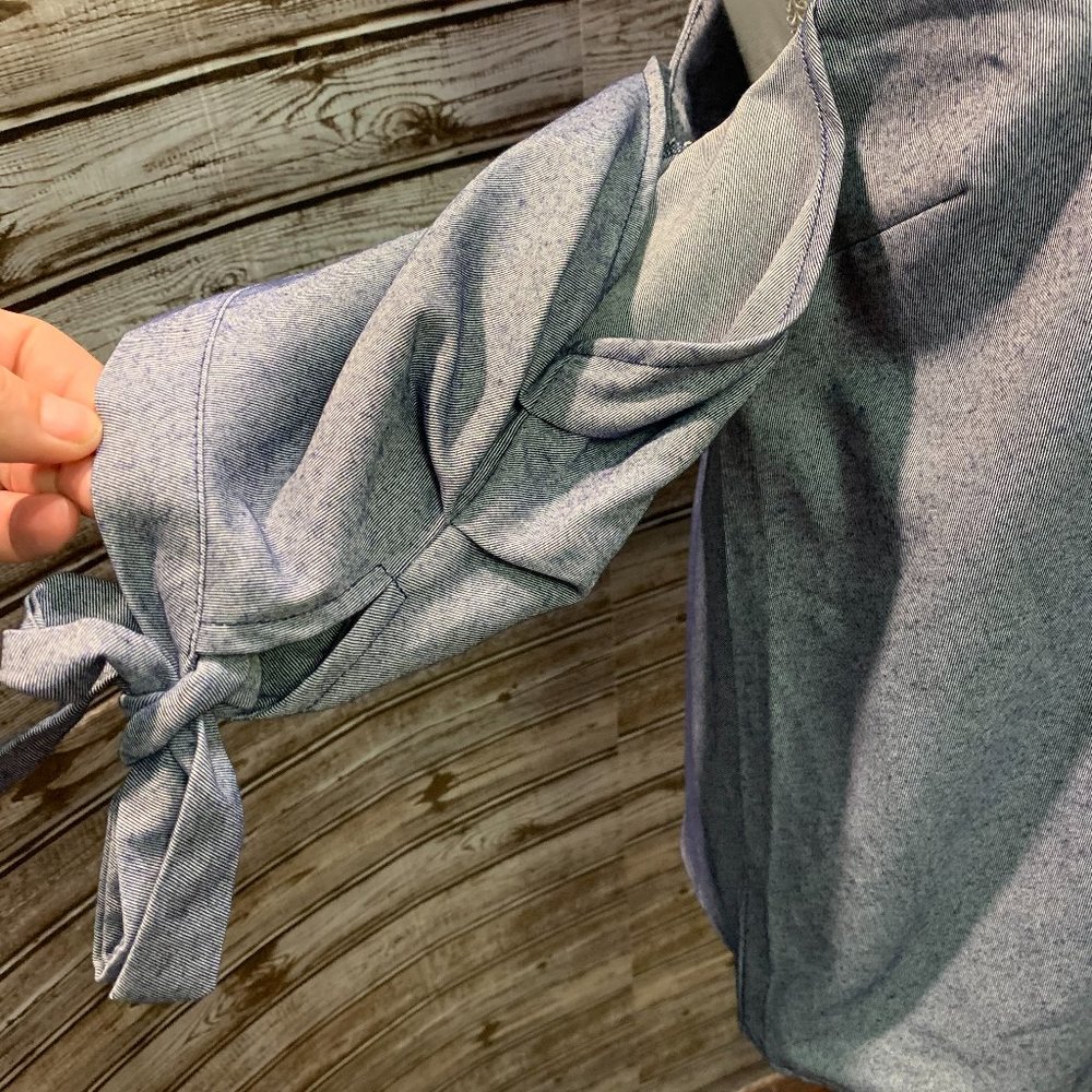 SILENCE + NOISE Denim Off the Shoulder Top NWT - Picture 3 of 7